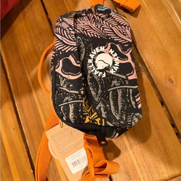 NWT Fjallraven Hip Pack - Arctic fox initiative - Picture 3 of 5